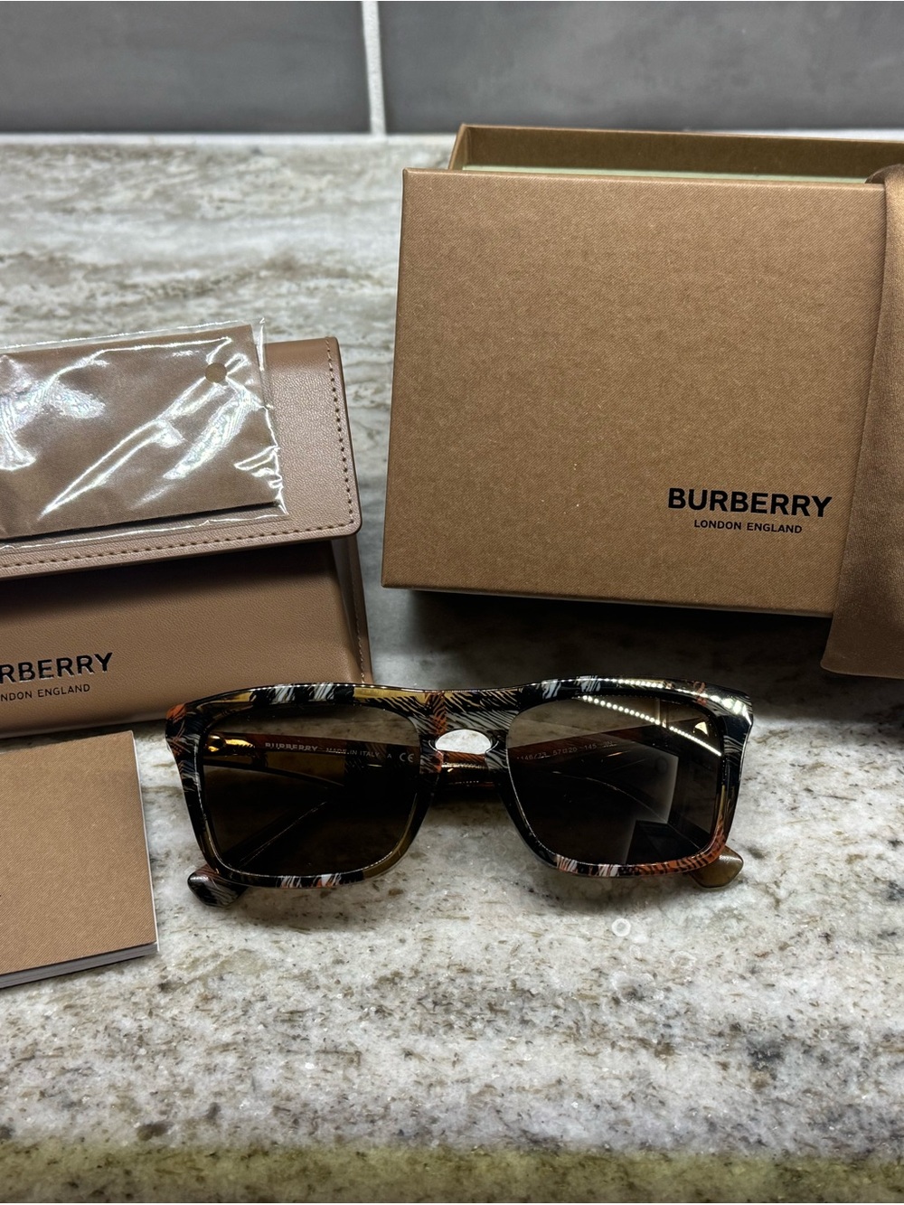 Burberry Multitone Tortoiseshell Square Sunglasses - Brown Lenses